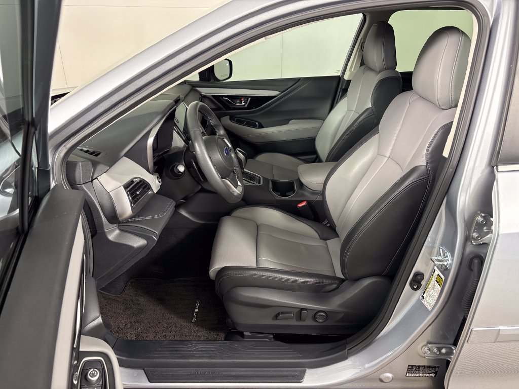 Used 2025 Subaru Outback Limited AWD/4WD image 27