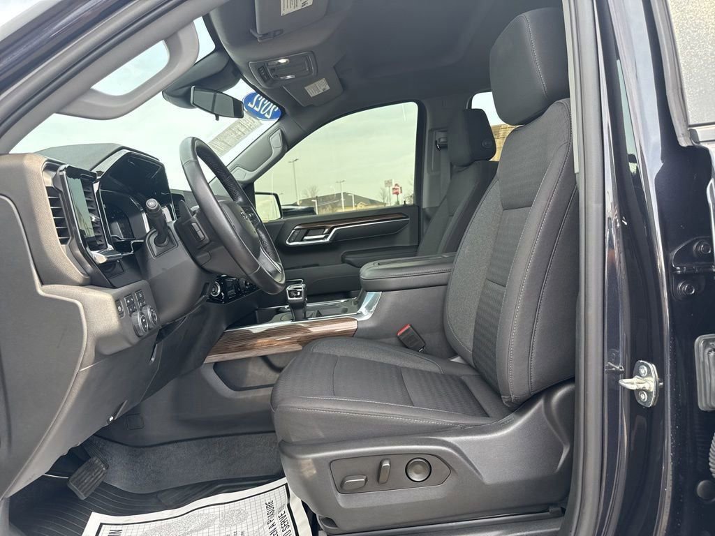Used 2022 Chevrolet Silverado 1500 LT Trail Boss AWD/4WD image 5