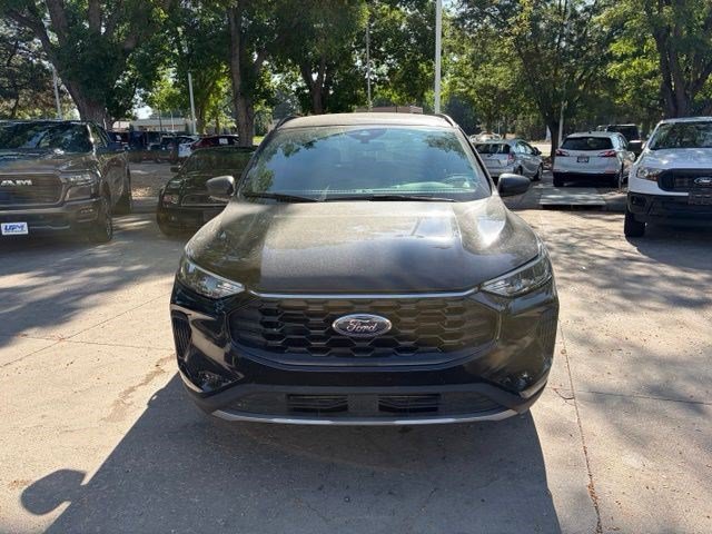 Certified 2025 Ford Escape ST-Line AWD/4WD image 9