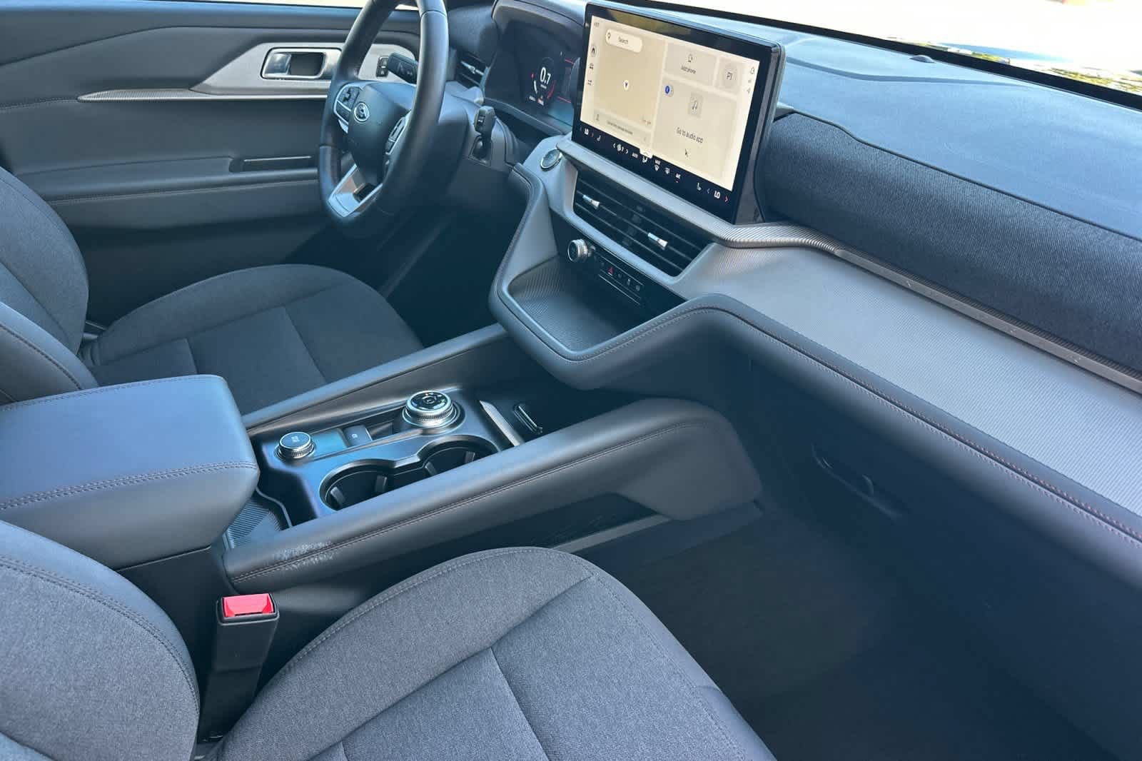 Certified 2025 Ford Explorer Active RWD image 18