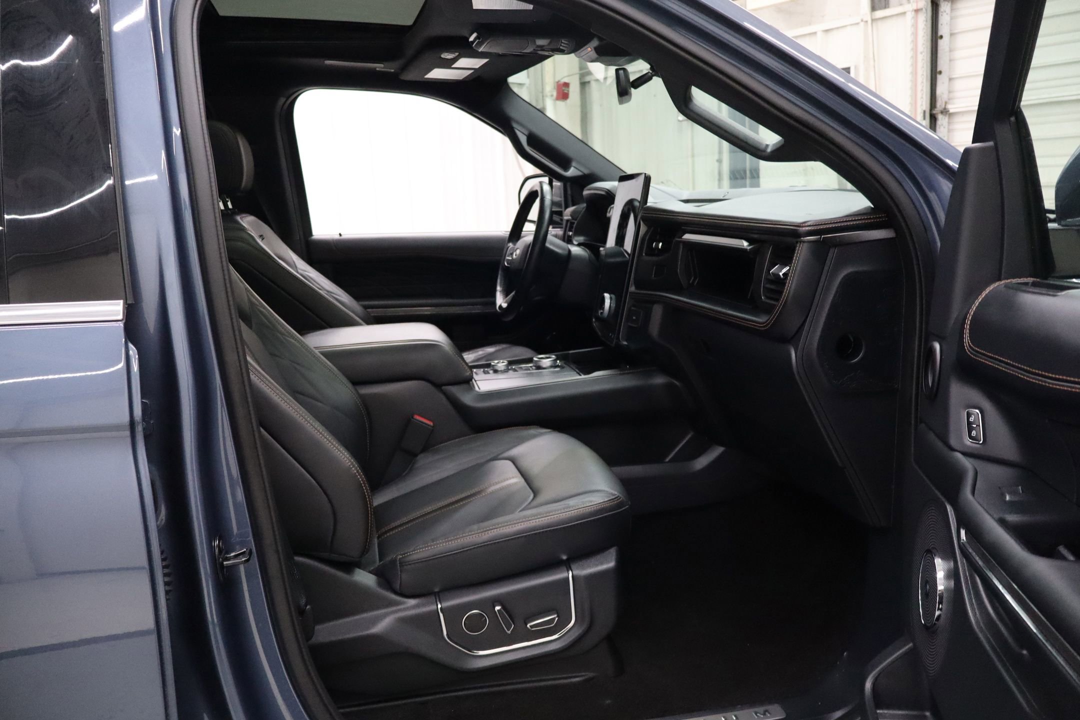 Certified 2022 Ford Expedition Max Platinum AWD/4WD image 31