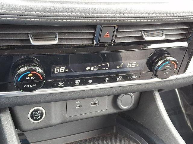 Used 2021 Nissan Rogue SV image 15