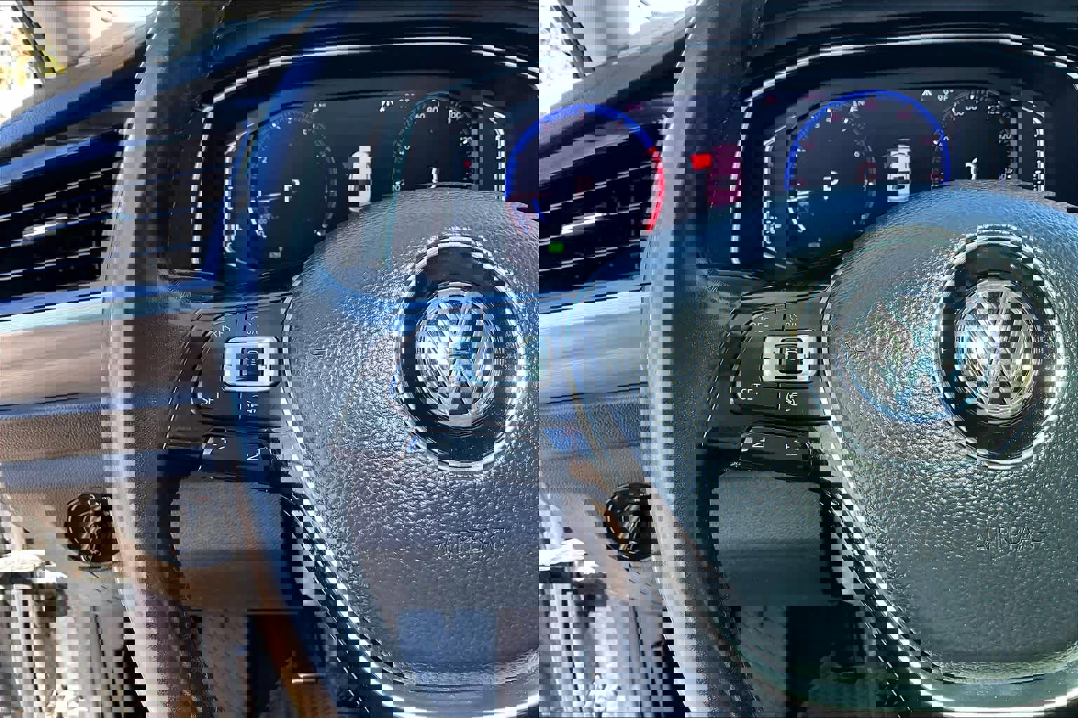 Used 2019 Volkswagen Jetta SEL w/ Cold Weather Package image 24