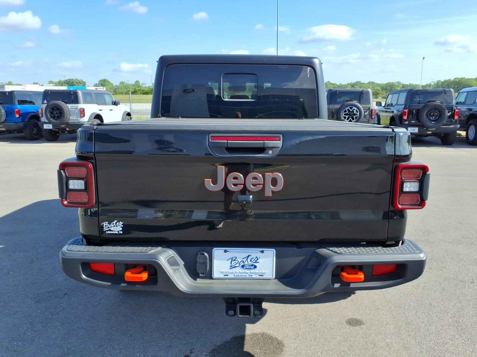 Used 2024 Jeep Gladiator Mojave w/ Technology Group AWD/4WD image 4