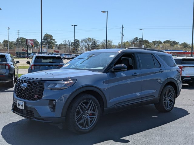 Certified 2025 Ford Explorer ST AWD/4WD image 6