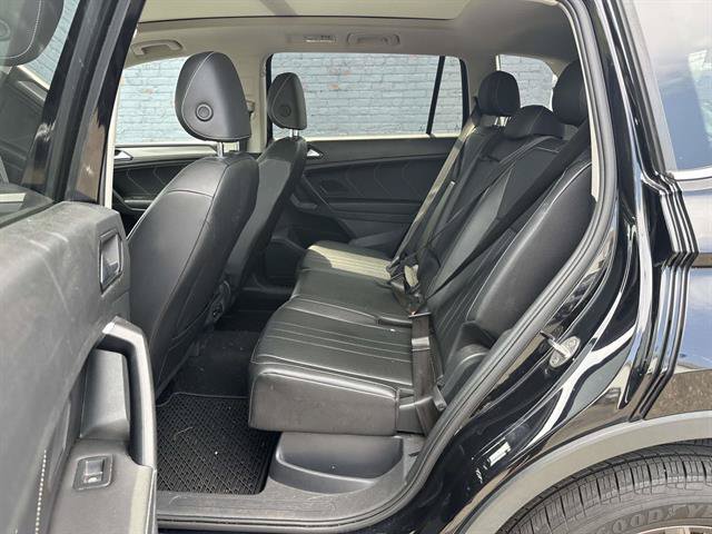 Used 2022 Volkswagen Tiguan SE AWD/4WD image 10