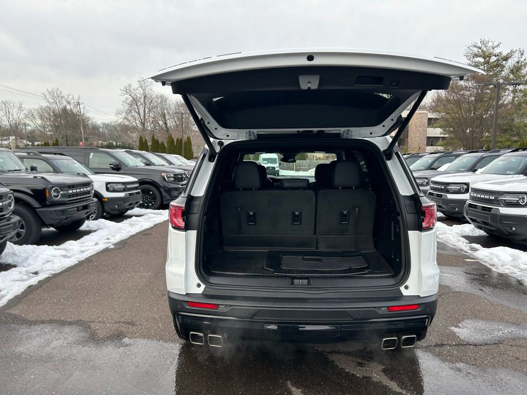 Used 2024 GMC Acadia AT4 w/ Luxury Package image 10