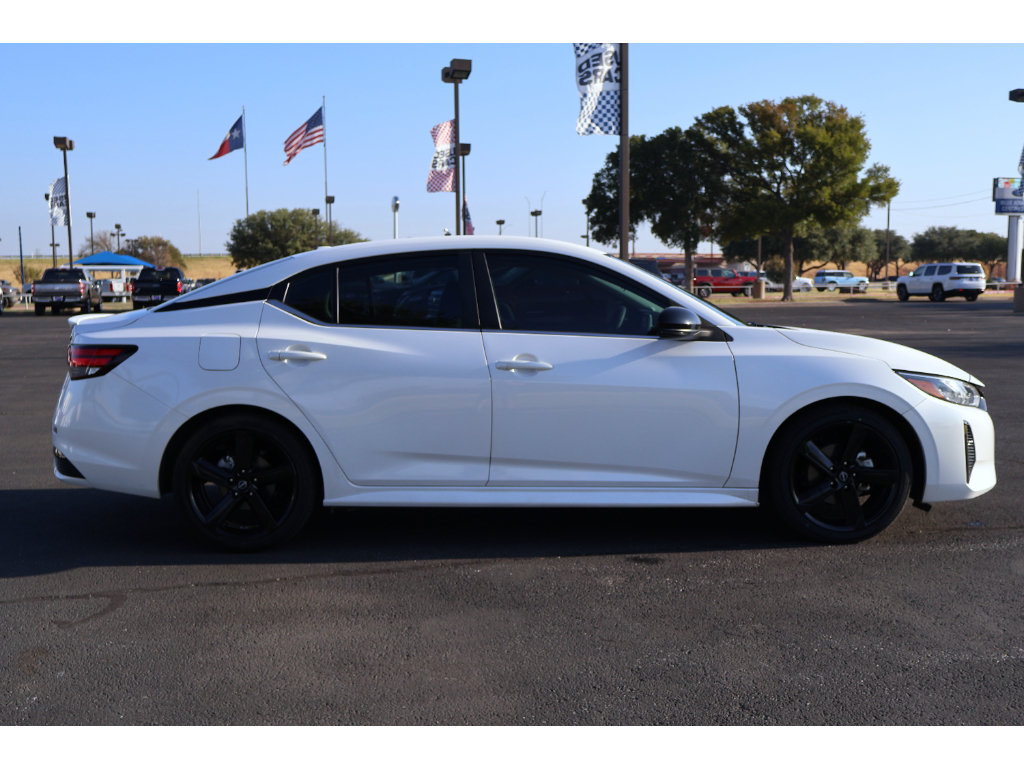 Used 2024 Nissan Sentra SR FWD image 10