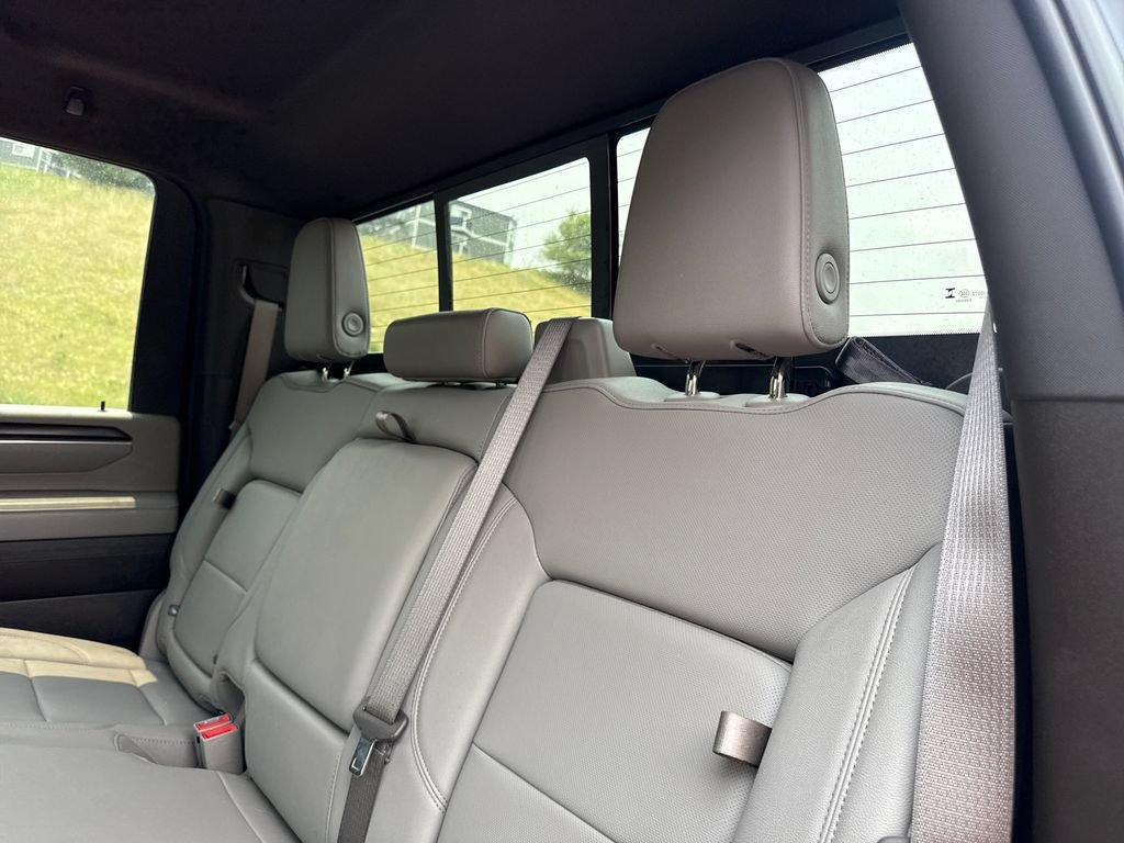 Used 2024 GMC Sierra 3500 SLT w/ SLT Premium Package AWD/4WD image 22