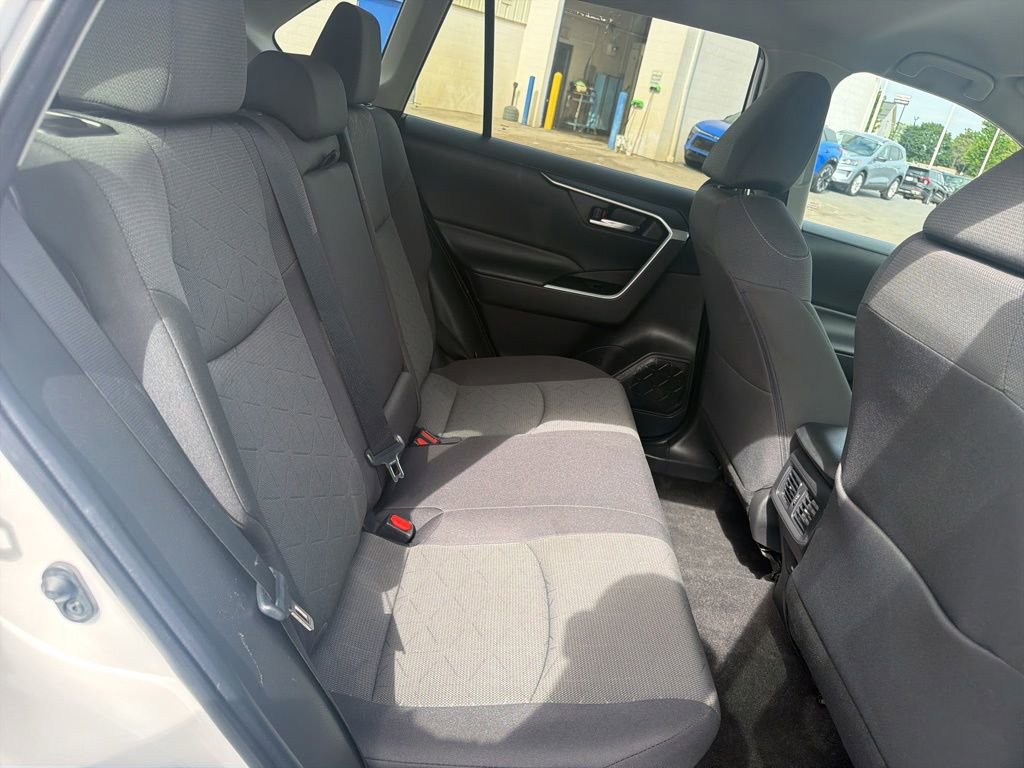 Used 2023 Toyota RAV4 XLE AWD/4WD image 40