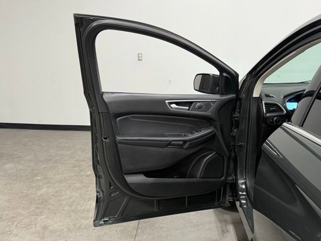 Certified 2024 Ford Edge Titanium AWD/4WD image 13