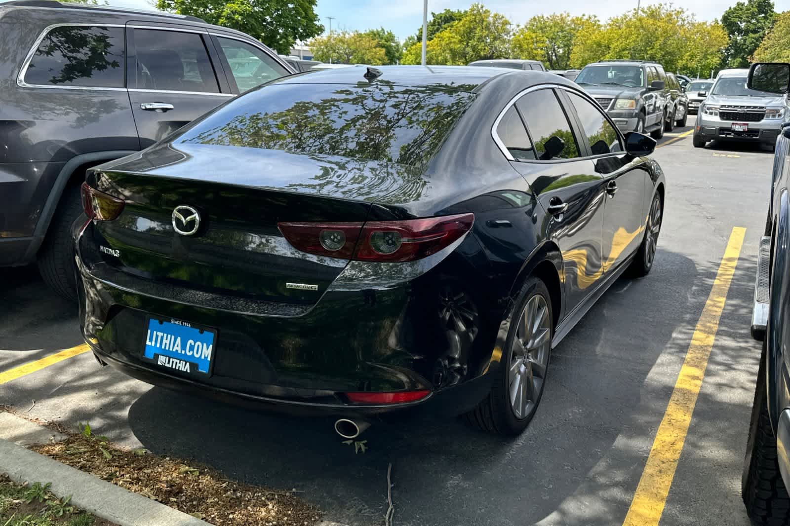 Used 2019 MAZDA MAZDA3 Sedan w/ Preferred Package FWD image 4