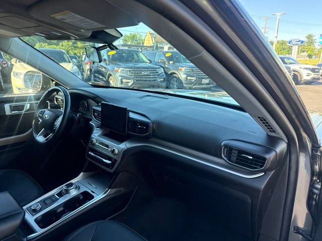 Certified 2022 Ford Explorer XLT w/ Equipment Group 202A AWD/4WD image 10