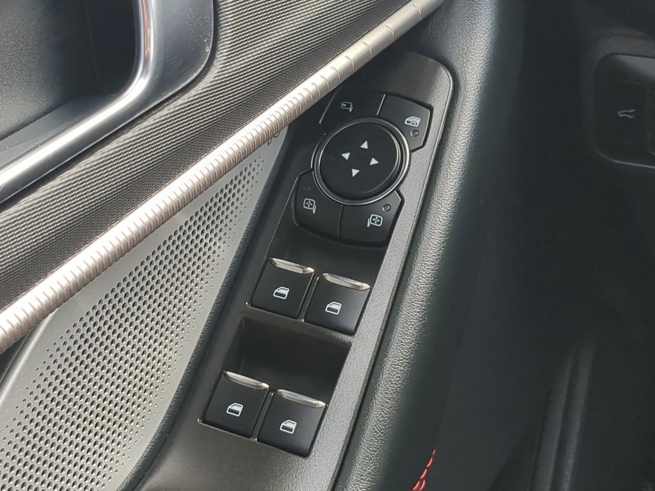 Certified 2025 Ford Explorer ST image 24