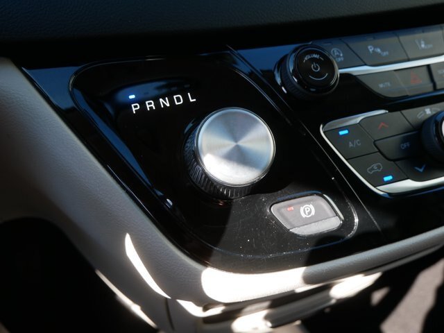 Used 2023 Chrysler Pacifica Touring-L FWD image 25