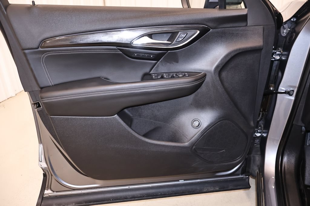 Used 2021 Buick Envision Essence FWD image 11