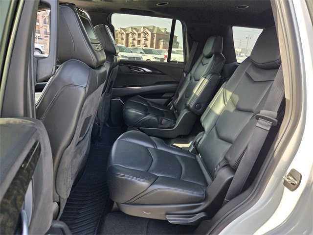 Used 2019 Cadillac Escalade Platinum image 10