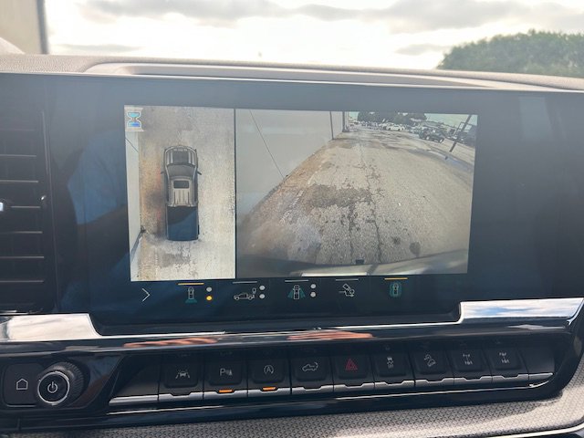 Used 2022 Chevrolet Silverado 1500 ZR2 w/ Technology Package AWD/4WD image 23