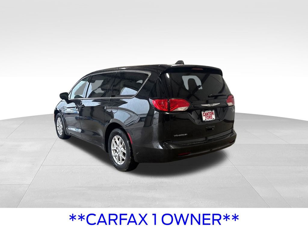 Used 2023 Chrysler Voyager LX FWD image 4