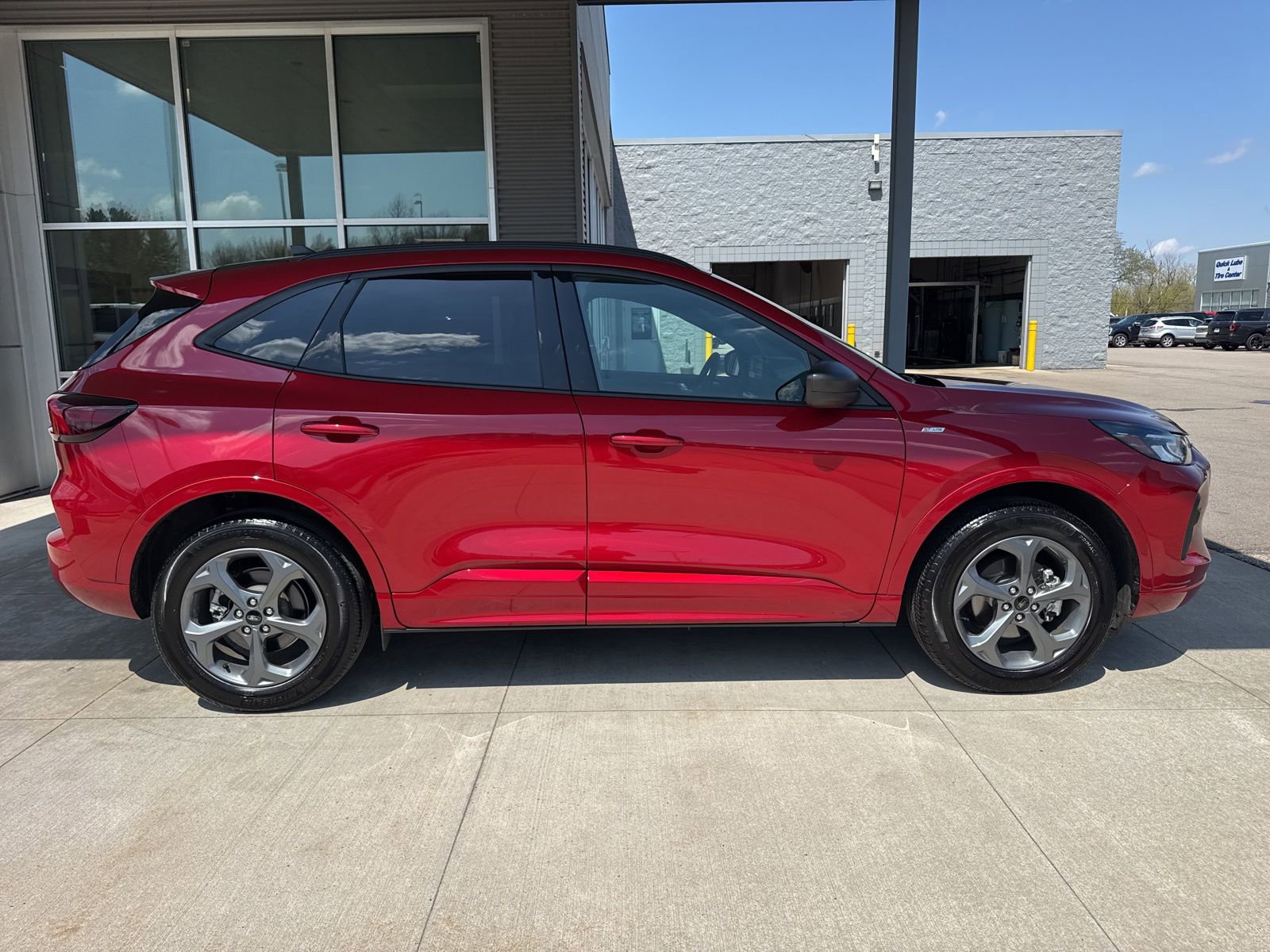Certified 2024 Ford Escape ST-Line w/ Tech Pack #1 AWD/4WD image 9