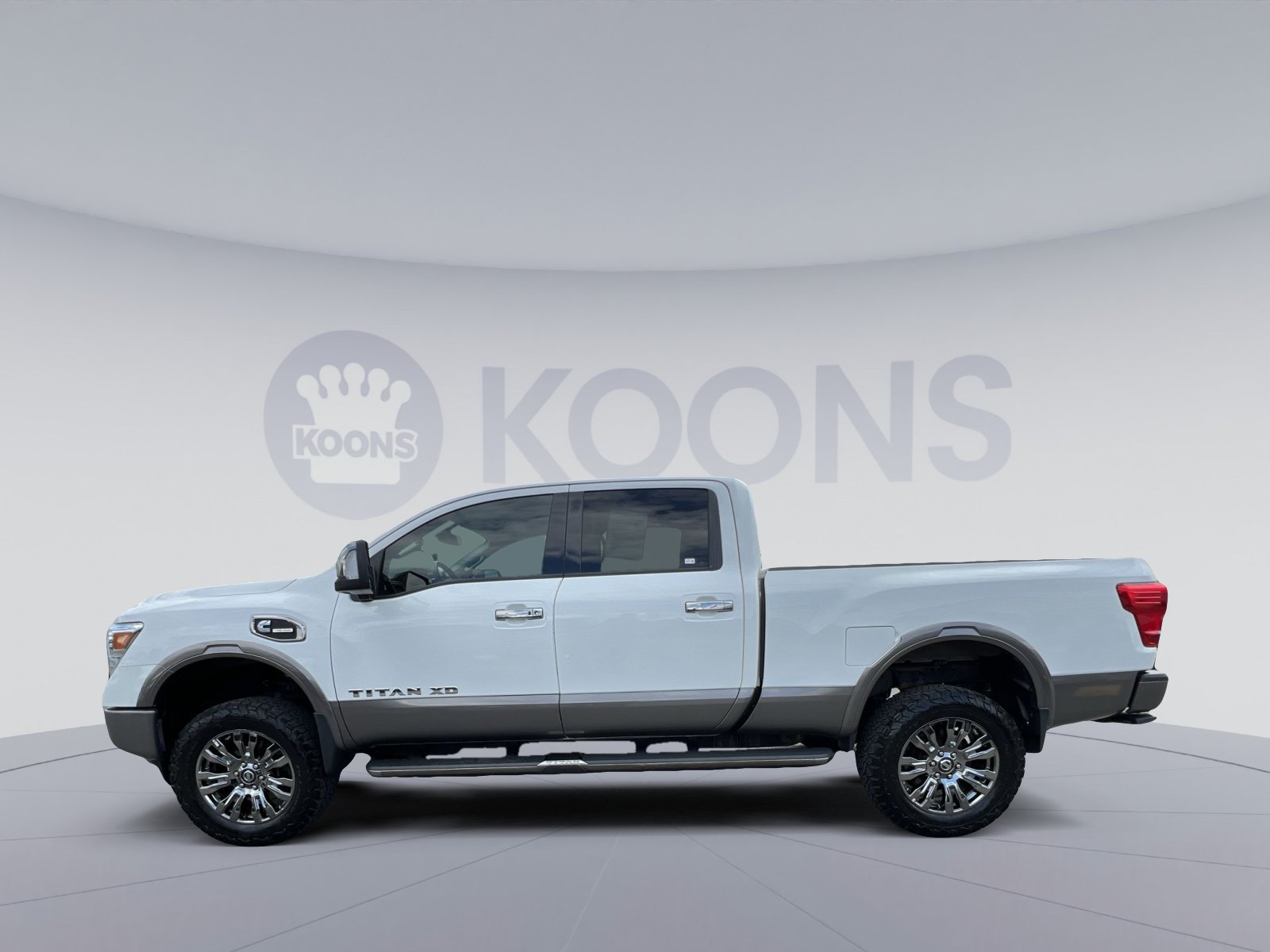 Used 2019 Nissan Titan Platinum Reserve w/ Platinum Utility Package AWD/4WD image 13