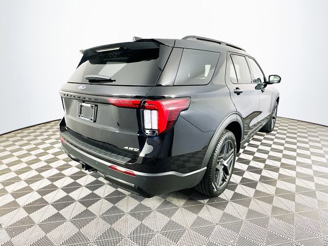 Certified 2025 Ford Explorer ST-Line w/ Premium Package AWD/4WD image 12