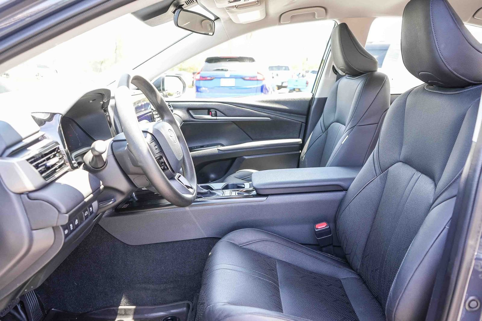 Used 2025 Toyota Camry LE FWD image 18