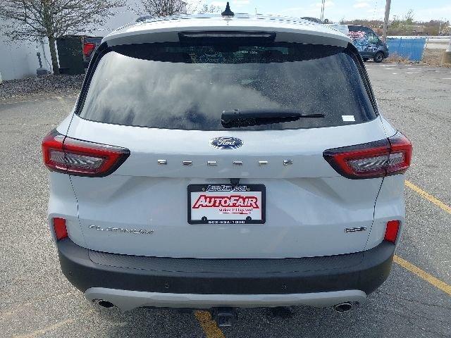 Certified 2025 Ford Escape Platinum w/ Class II Trailer Tow Package AWD/4WD image 7