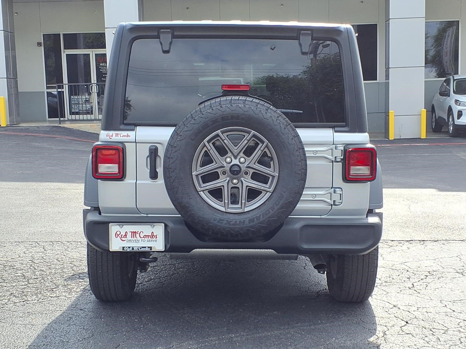 Used 2024 Jeep Wrangler Unlimited Sport AWD/4WD image 7