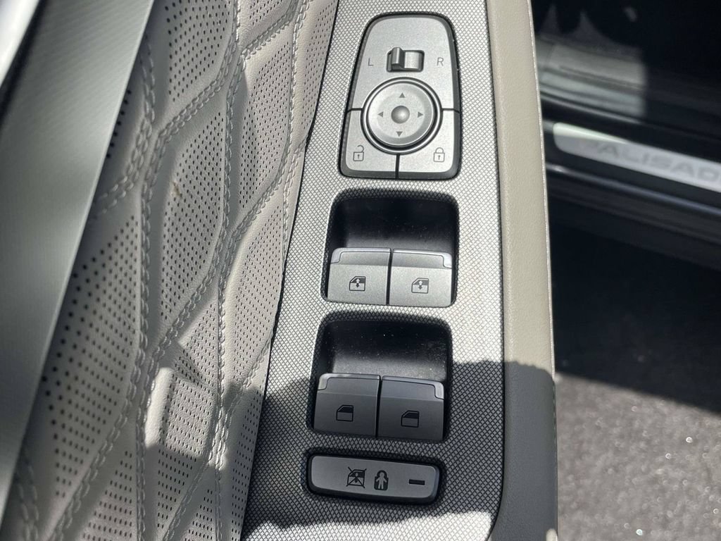 Used 2020 Hyundai Palisade Limited FWD image 16