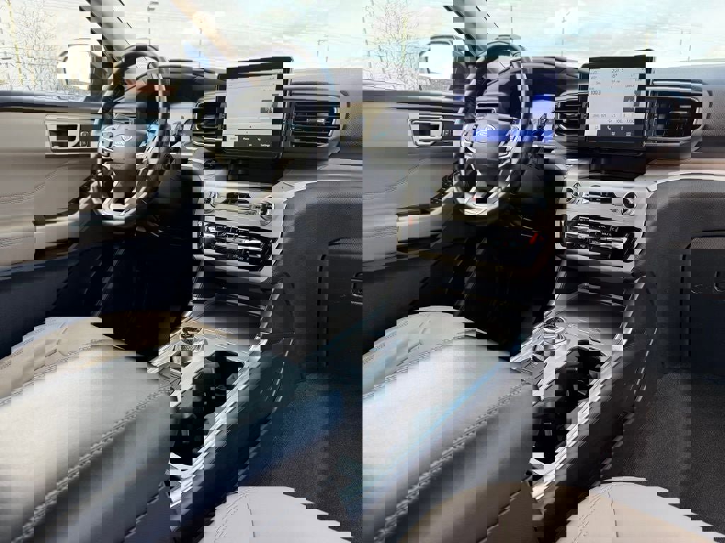 Certified 2023 Ford Explorer XLT w/ Equipment Group 202A image 29