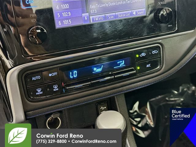 Used 2019 Toyota Corolla SE FWD image 18