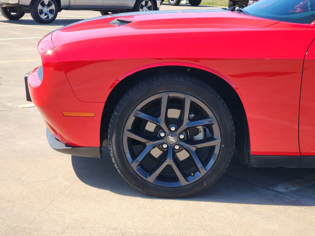 Used 2021 Dodge Challenger SXT w/ Blacktop Package image 9