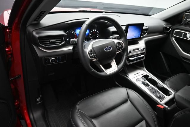 Certified 2024 Ford Explorer XLT AWD/4WD image 9
