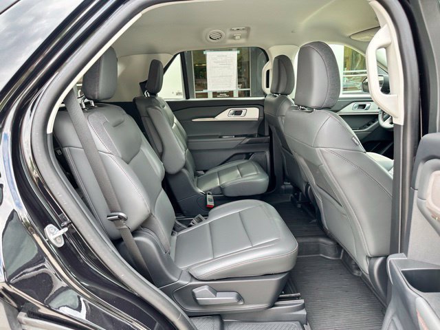 Certified 2025 Ford Explorer Active w/ Active Comfort Package AWD/4WD image 40