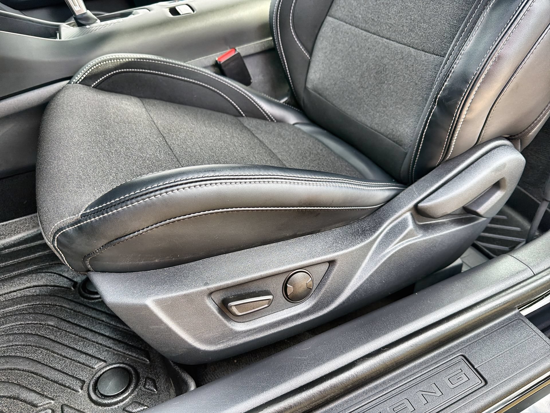 Certified 2025 Ford Mustang Coupe RWD image 12