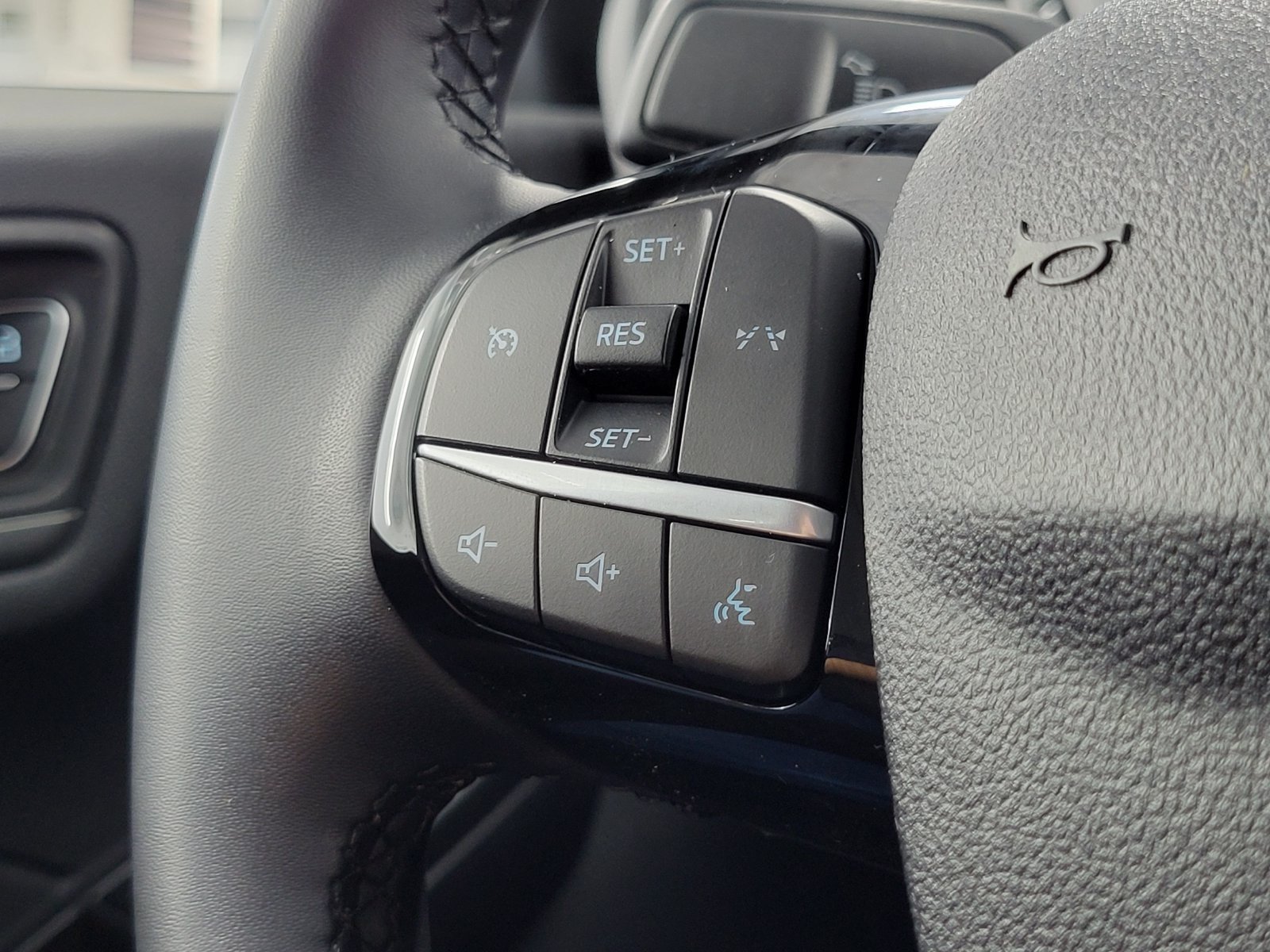 Certified 2024 Ford Escape Active AWD/4WD image 15