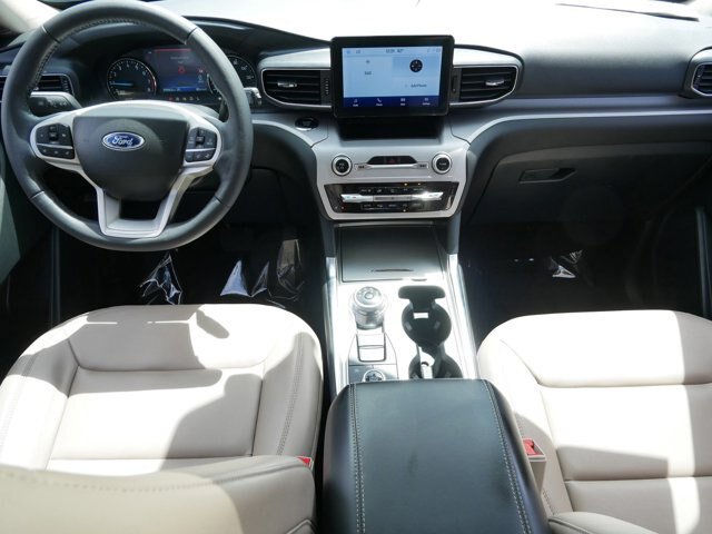 Certified 2023 Ford Explorer XLT w/ Equipment Group 202A AWD/4WD image 17