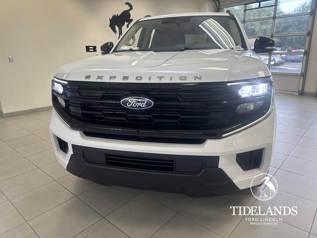 Certified 2025 Ford Expedition Active RWD image 3