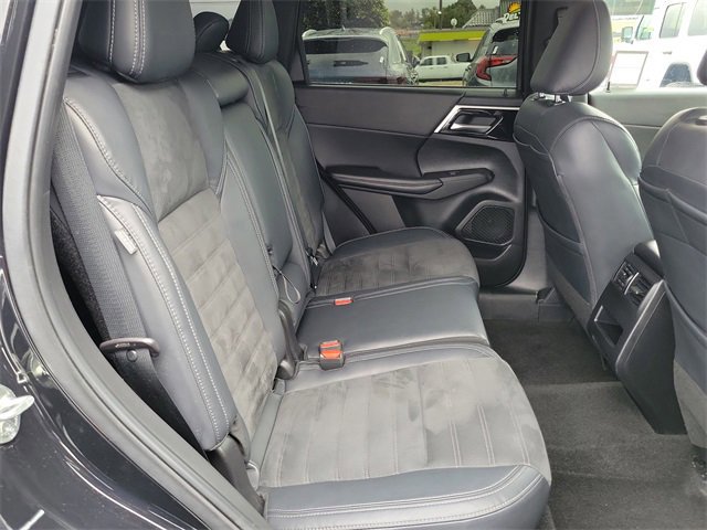 Used 2022 Mitsubishi Outlander SE image 24