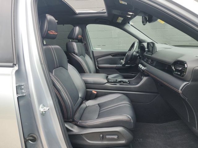 Used 2023 Honda Pilot TrailSport image 13