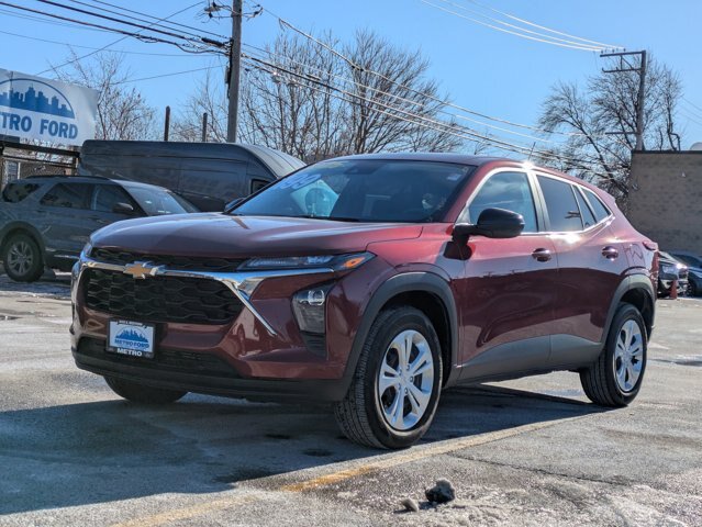 Used 2025 Chevrolet Trax LS FWD image 8