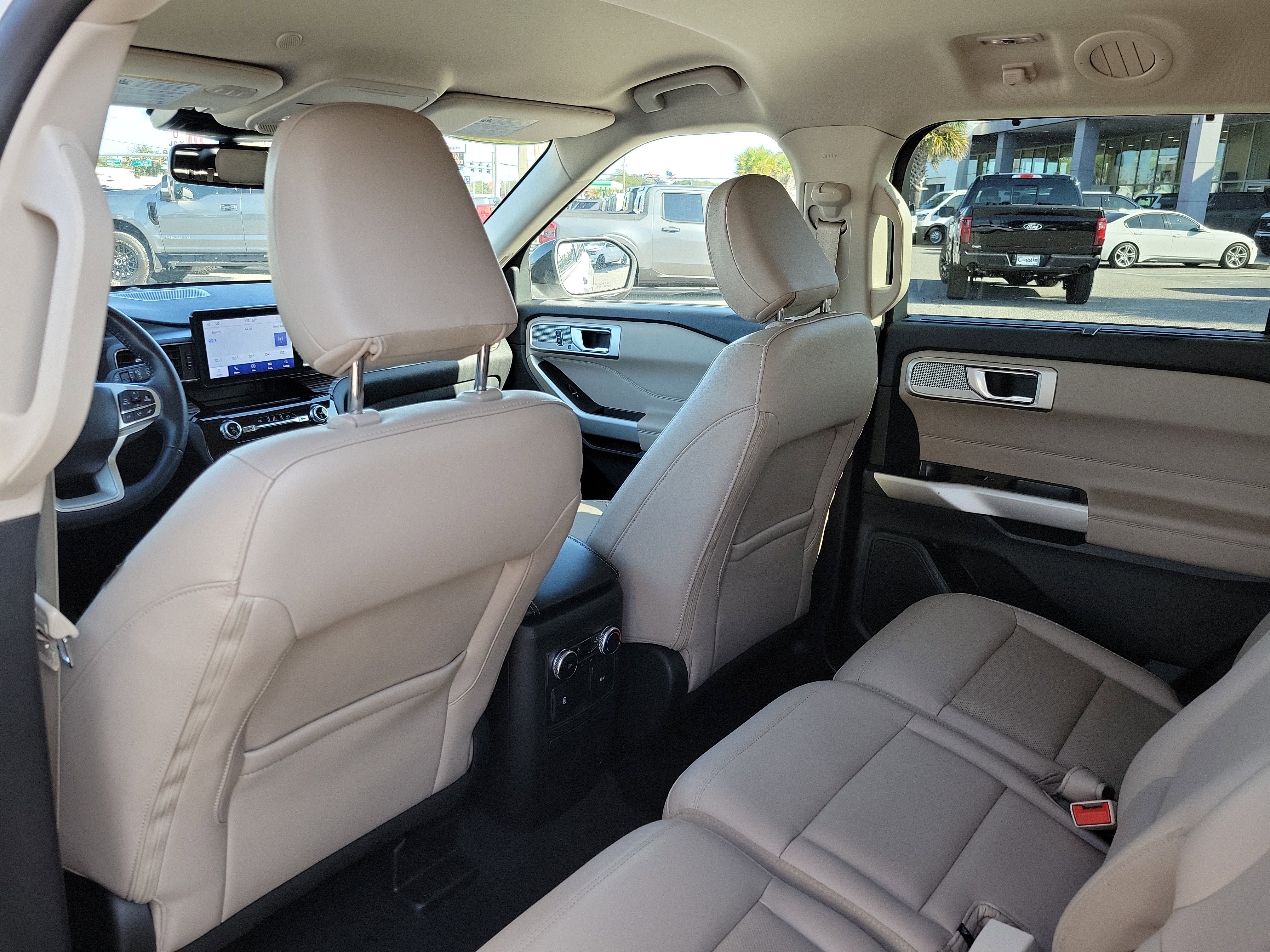 Certified 2023 Ford Explorer Limited image 23