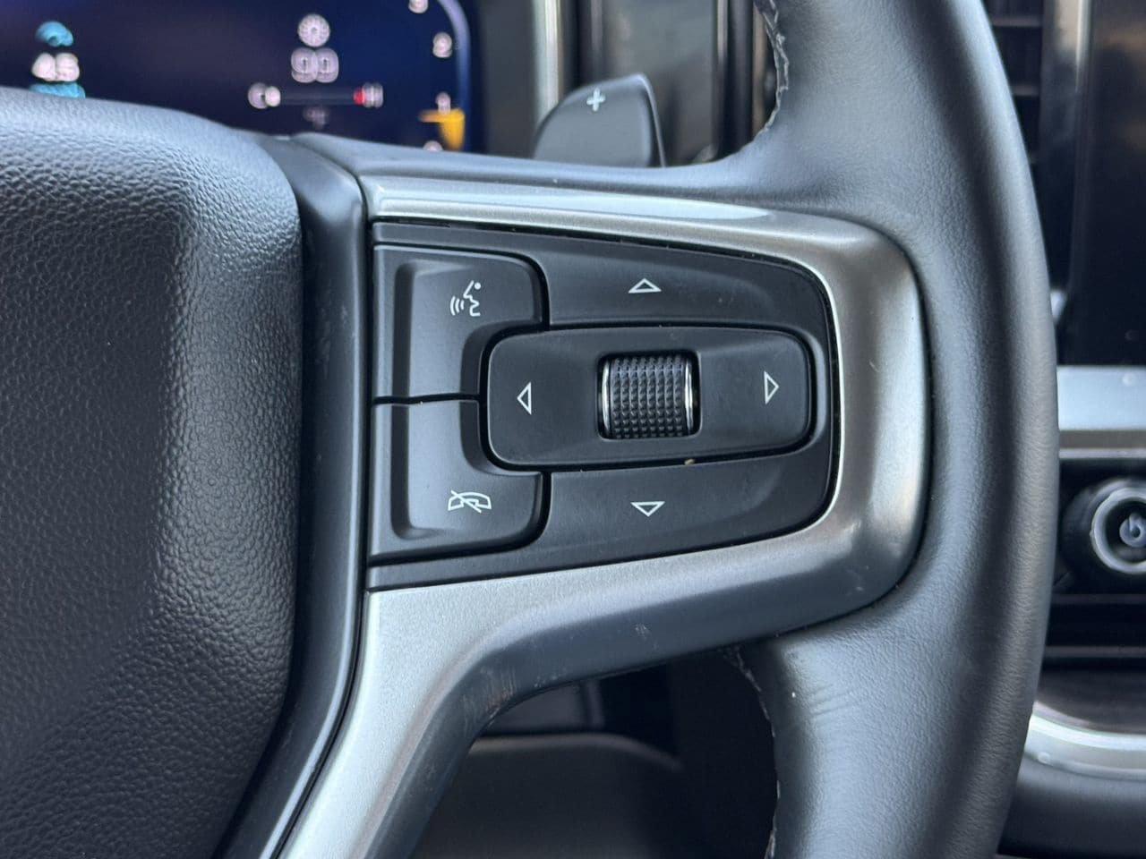Used 2025 Chevrolet Silverado 1500 LTZ w/ LTZ Convenience Package II RWD image 14