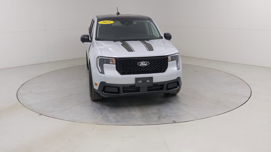 Certified 2025 Ford Maverick Lariat w/ Black Appearance Package AWD/4WD image 11