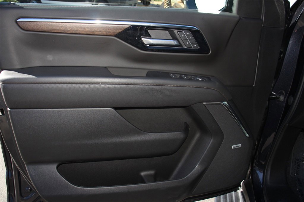 Used 2025 Chevrolet Tahoe High Country image 22