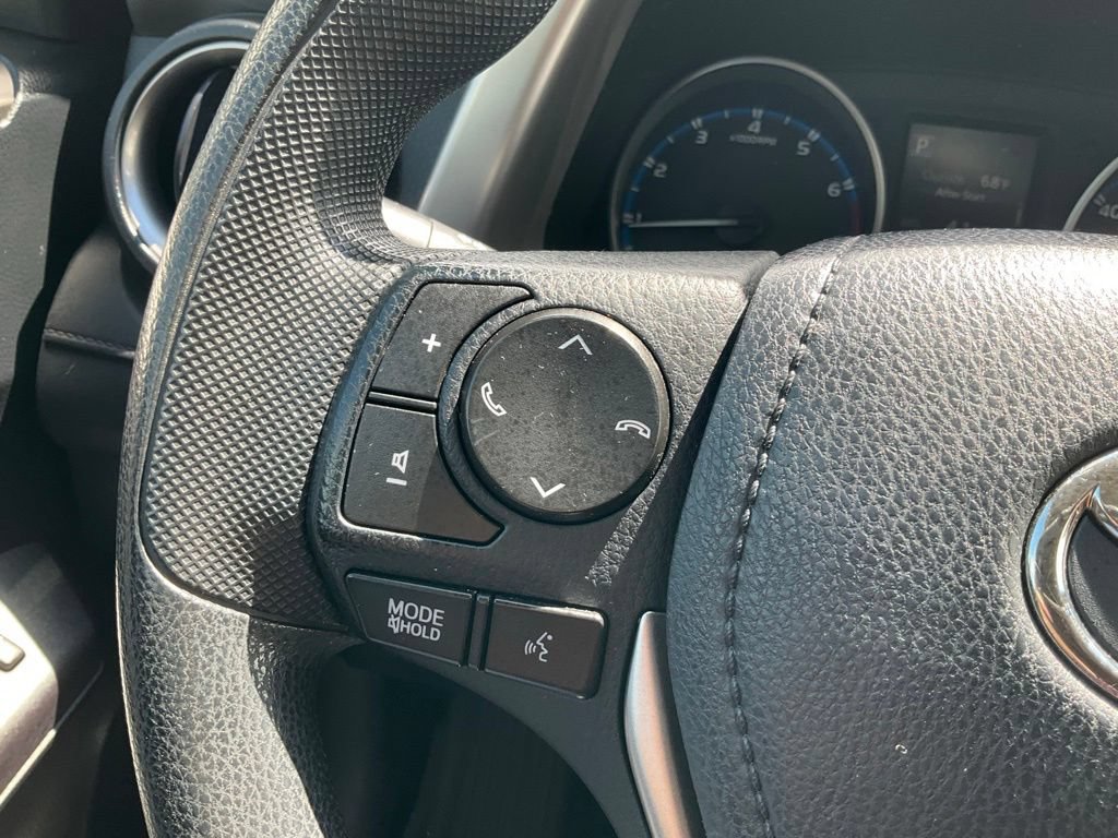 Used 2018 Toyota RAV4 LE w/ All Weather Liner Package AWD/4WD image 4