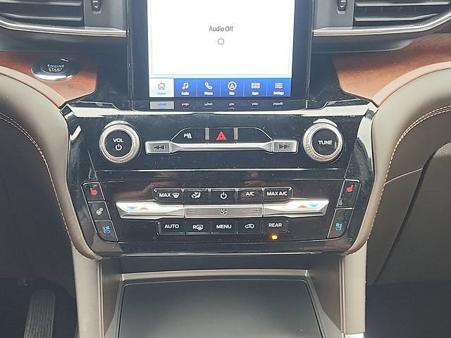 Certified 2024 Ford Explorer King Ranch w/ Technology Package AWD/4WD image 17