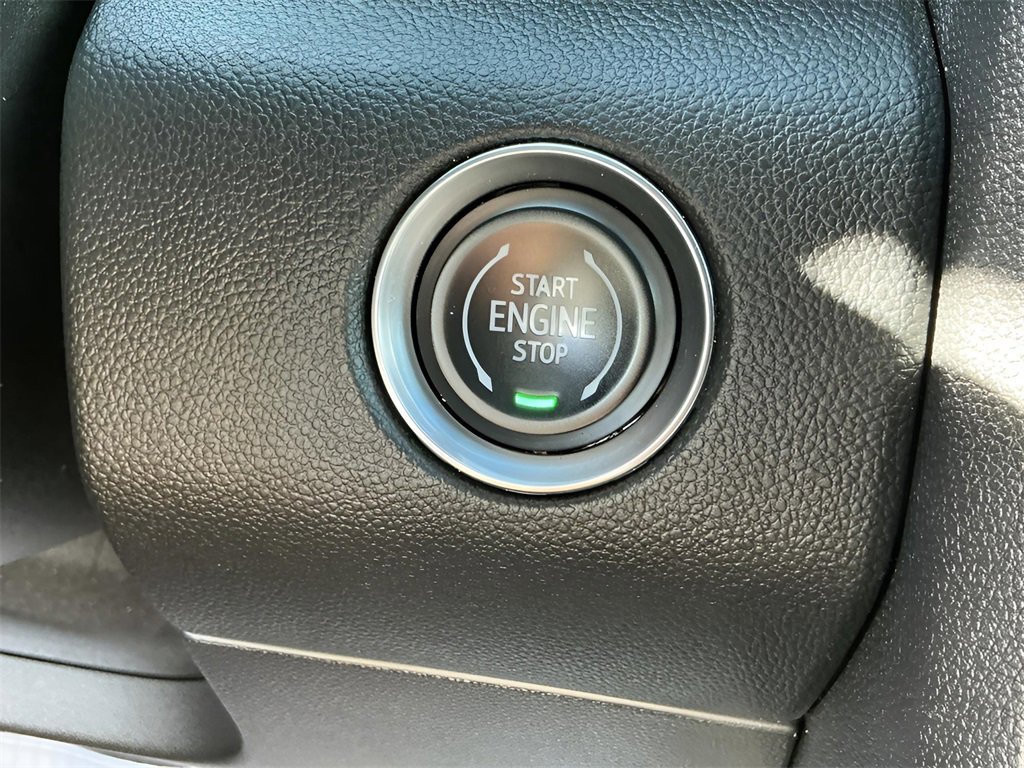 Used 2025 GMC Acadia Elevation image 30