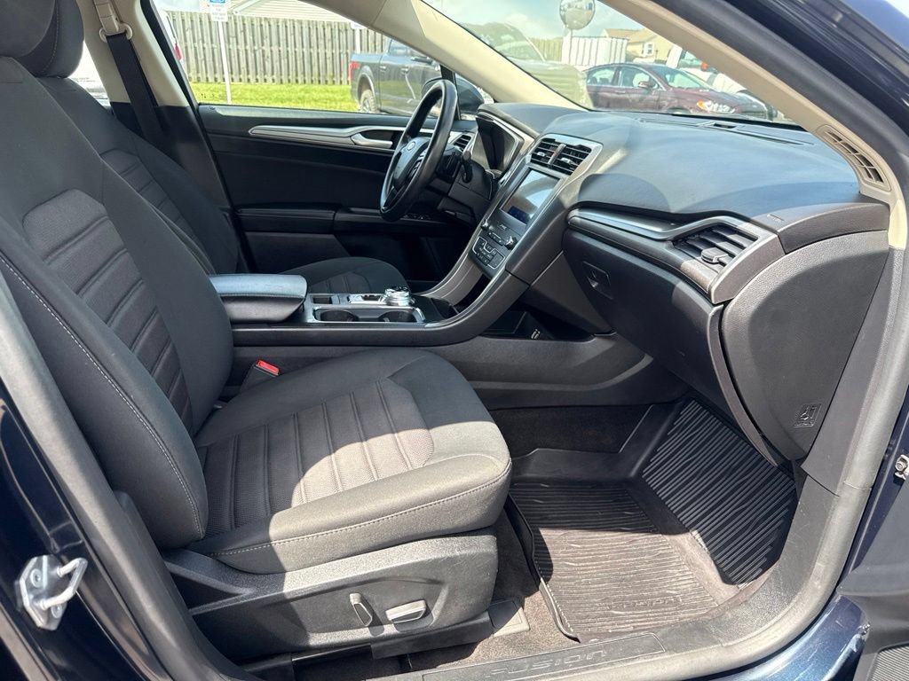 Certified 2020 Ford Fusion SE AWD/4WD image 39